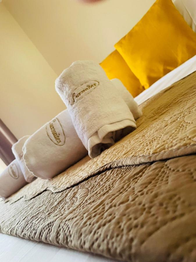 Premium Suites Ofrinion Bagian luar foto