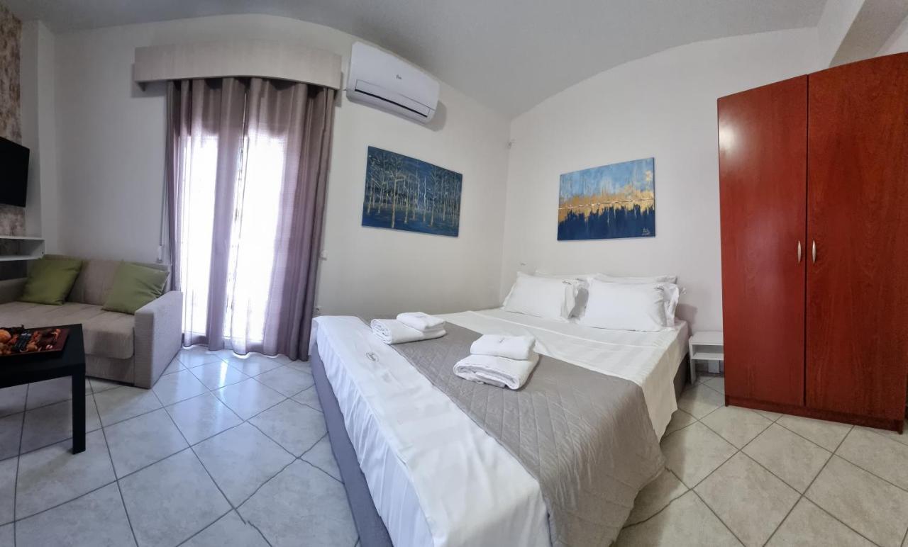 Premium Suites Ofrinion Bagian luar foto